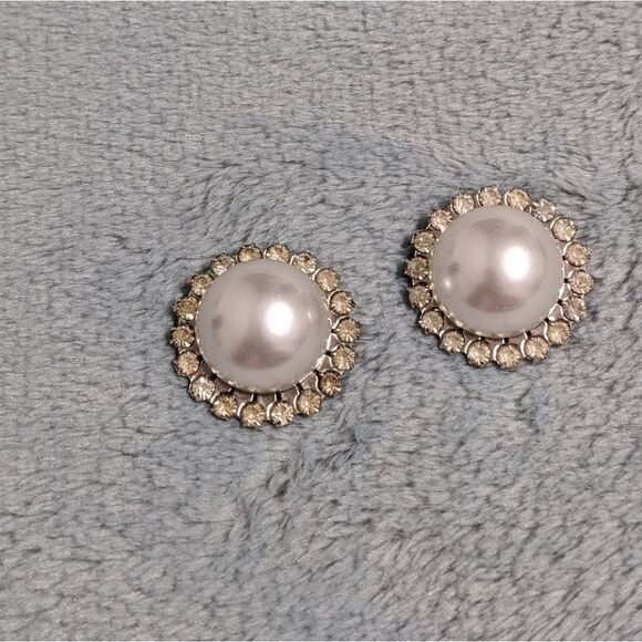 Vintage "Bluette" Rhinestone & Faux Pearl Shoe Clips - circa 1960's - Picture 7 of 11